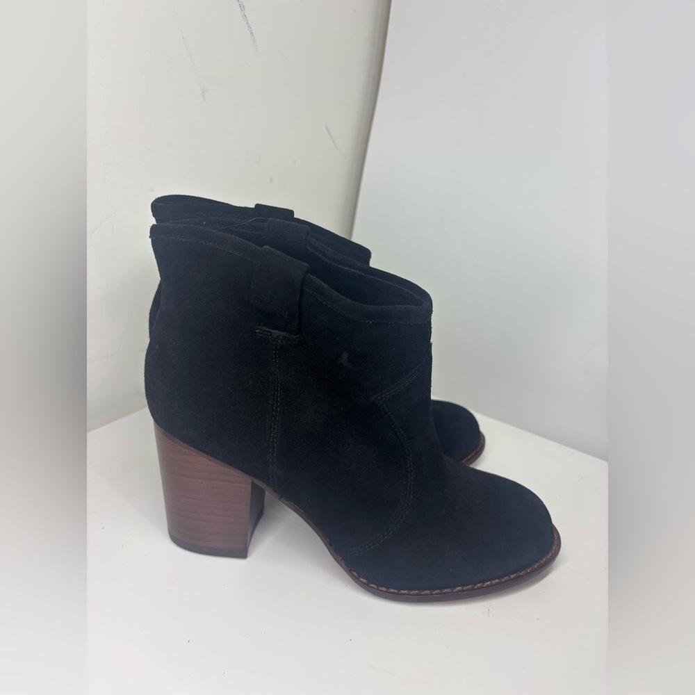 NWOB‎ Splendid Black Heeled Ankle Booties Suede 6.5